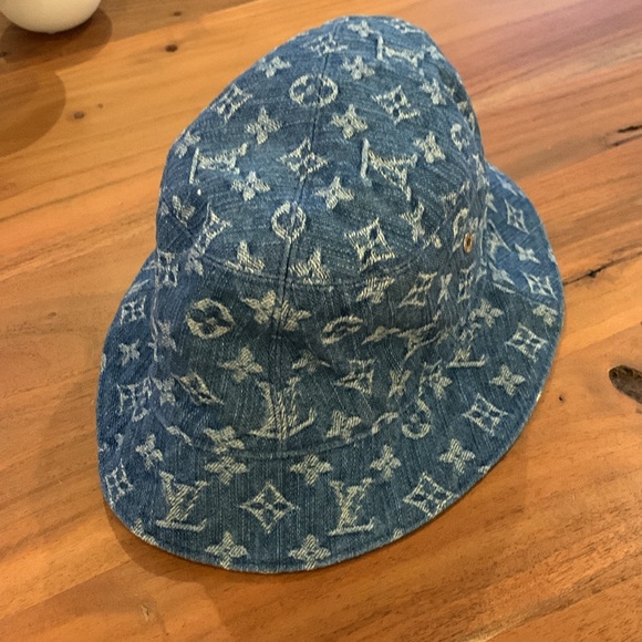 🙌 Used Monogram Essential Bucket Hat Louis Vuitton - Picture 1 of 15
